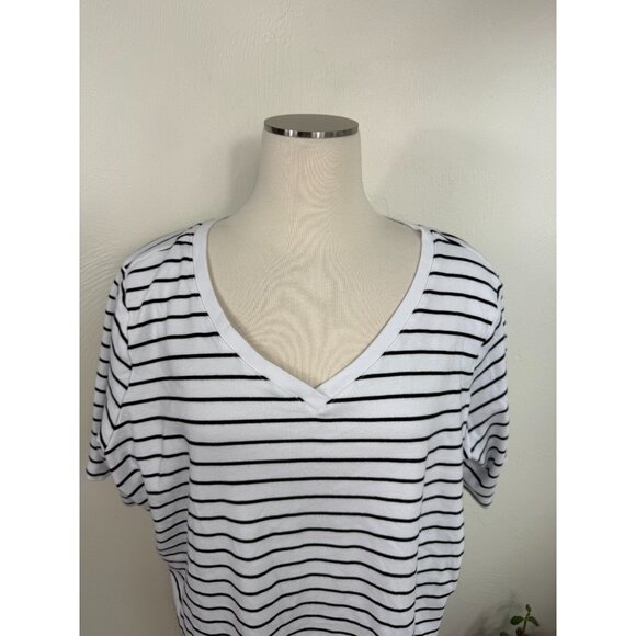 Isaac Mizrahi Womens Black White Striped V‎ Neck T Shirt Size 3X 100% Cotton - Picture 4 of 10